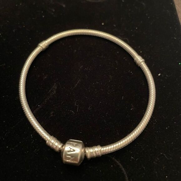 PANDORA CLASSIC STERLING SILVER BRACELET - Picture 1 of 4